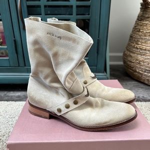 ASO Miley Cyrus in LOL! ZADIG & VOLTAIRE Suede Slouchy Vincenza Boots